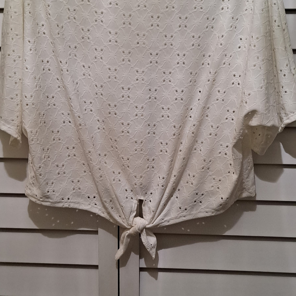 Blouse - Picture 2 of 3